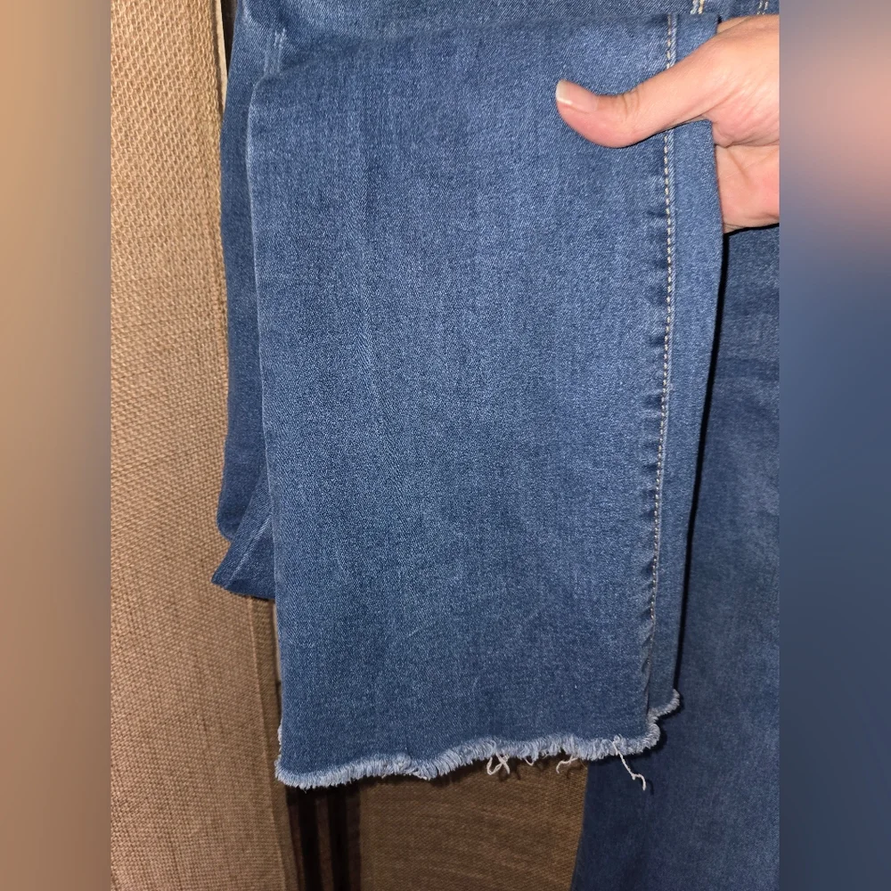 Women's Juniors Thread And Others Distressed Raw Hem Jeans Pants Size 13/31 - Picture 9 of 15